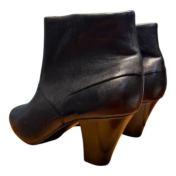 CLARKS Bendables Women's 9W Black Ankle Leather Boots Cone Heel Zip Up READ - Picture 4 of 11